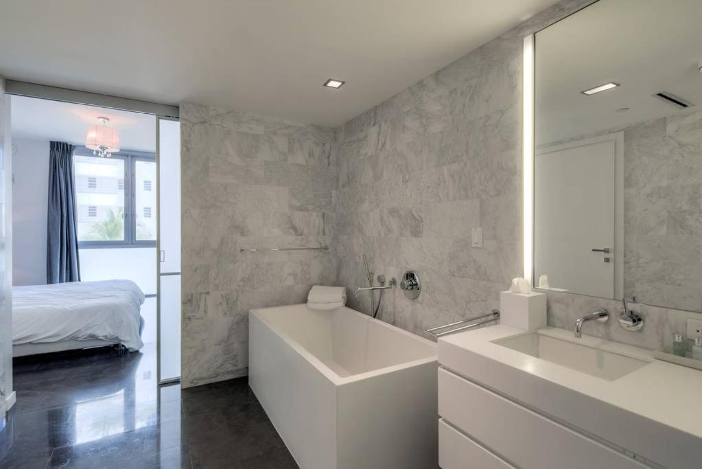 ميامي بيتش Luxury Boutique Suite Collins Ave المظهر الخارجي الصورة